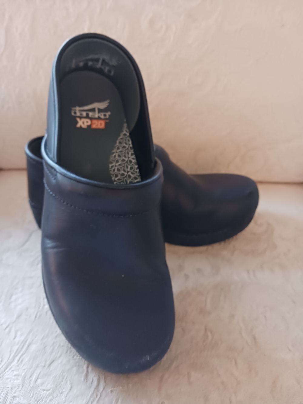 Dansko XP Pro 2.0 Clogs Classic Black Leather Sz 39 EU 8-8.5US Closed Back Comfo